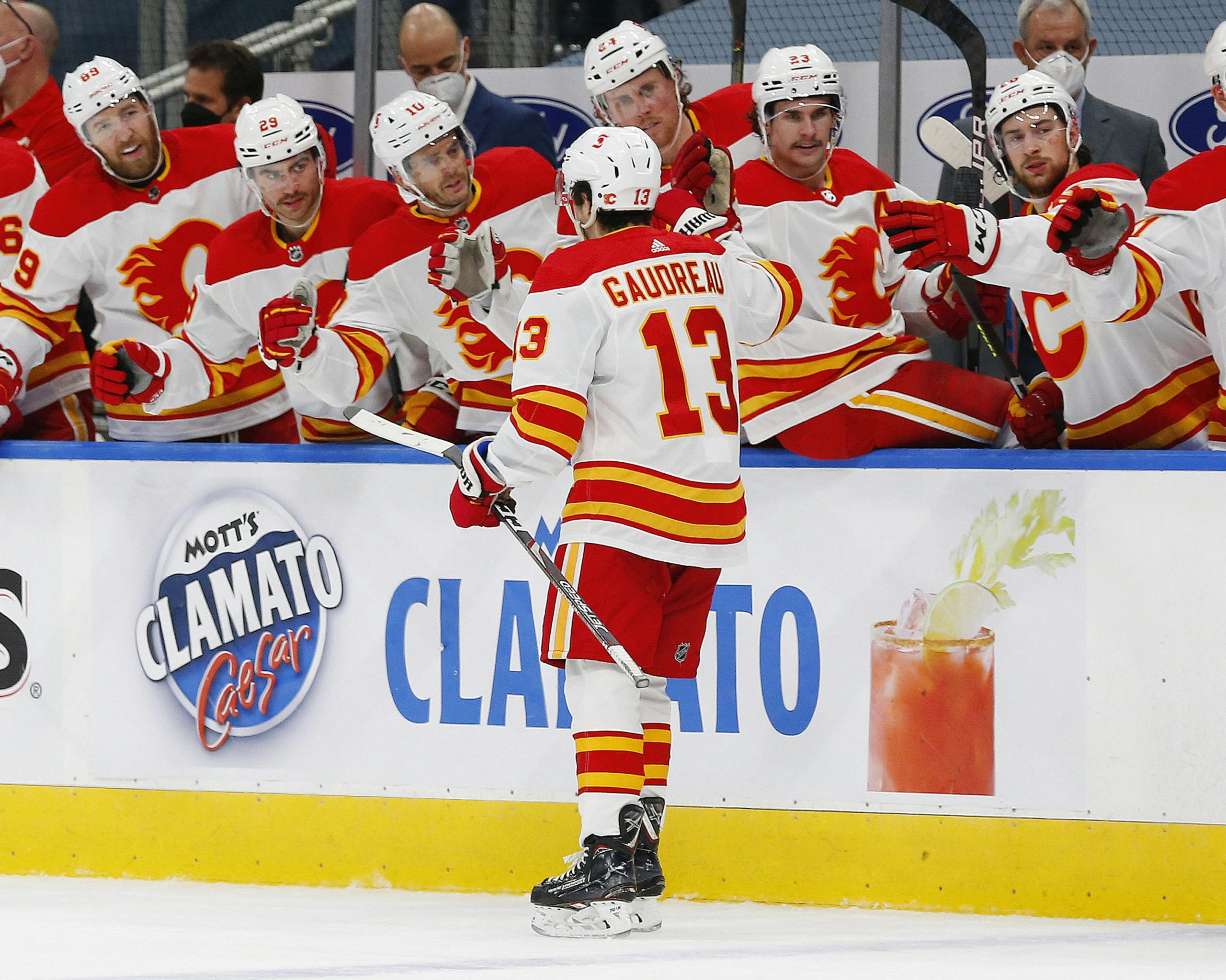 Flames blank Canadiens at Heritage Classic