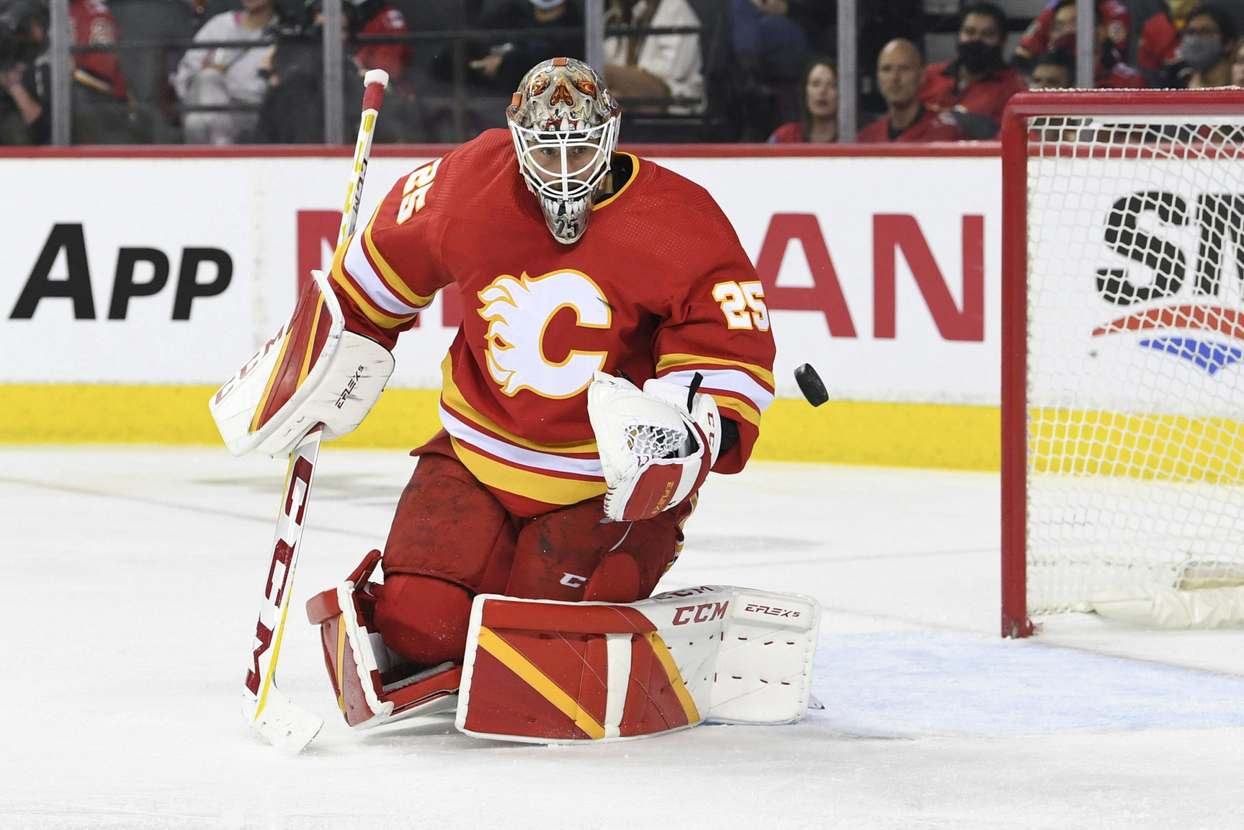 Jacob Markstrom's 32-save shutout lifts Calgary Flames over