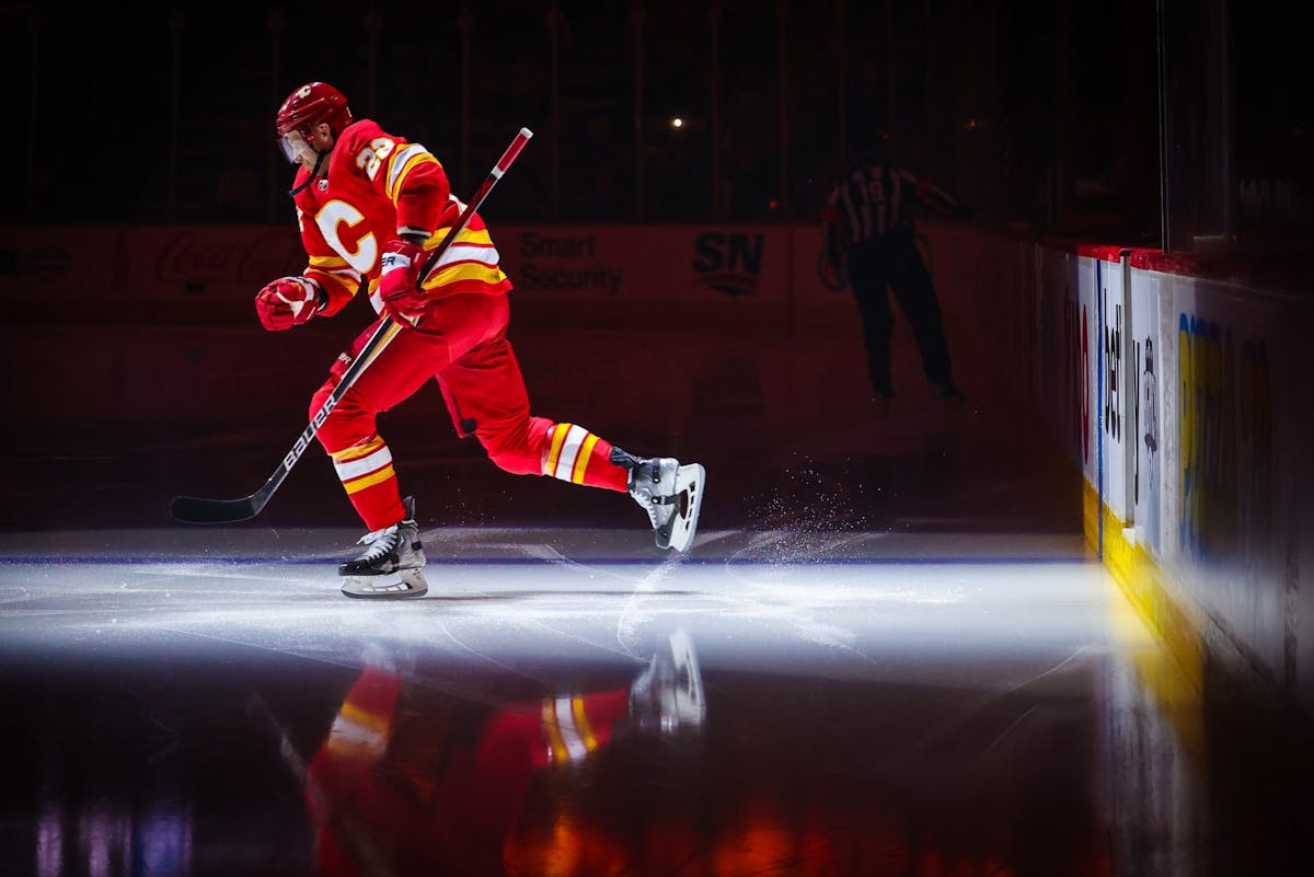 WATCH: Trevor Lewis goes end-to-end for incredible goal against Canucks -  FlamesNation