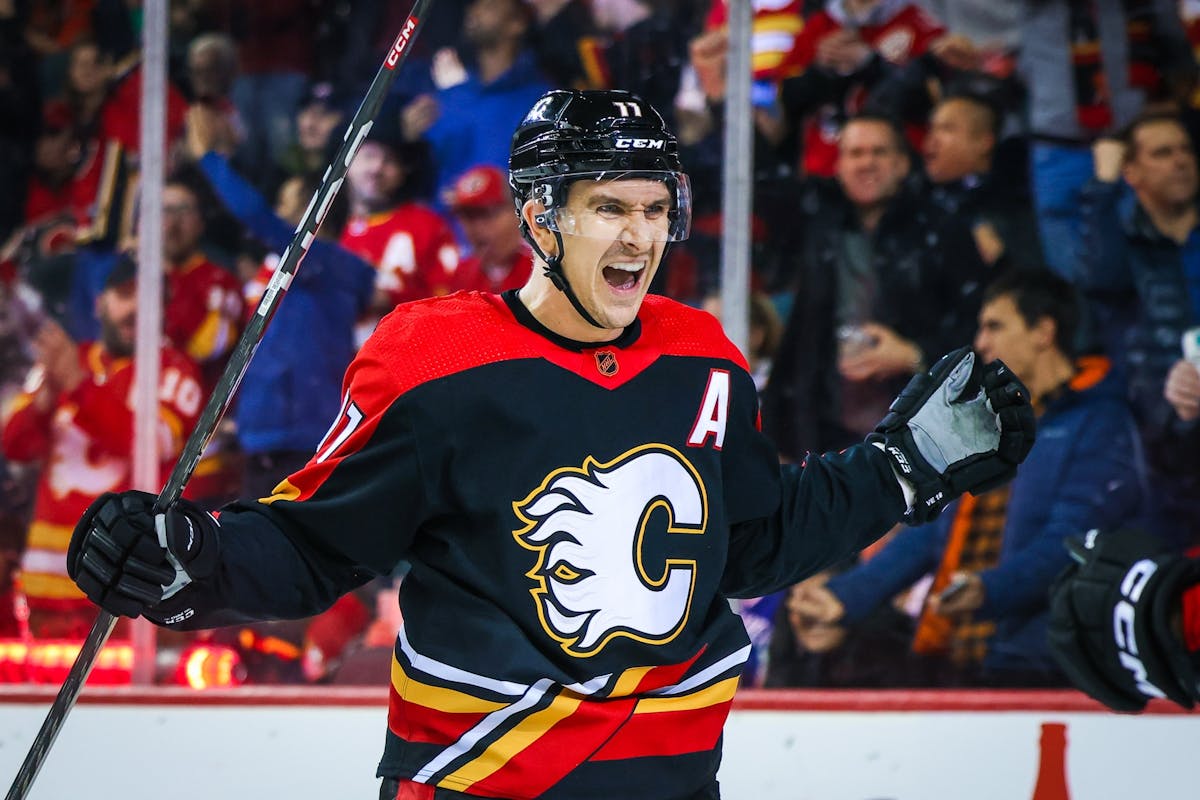 Mikael Backlund helps Flames top Oilers 6-4