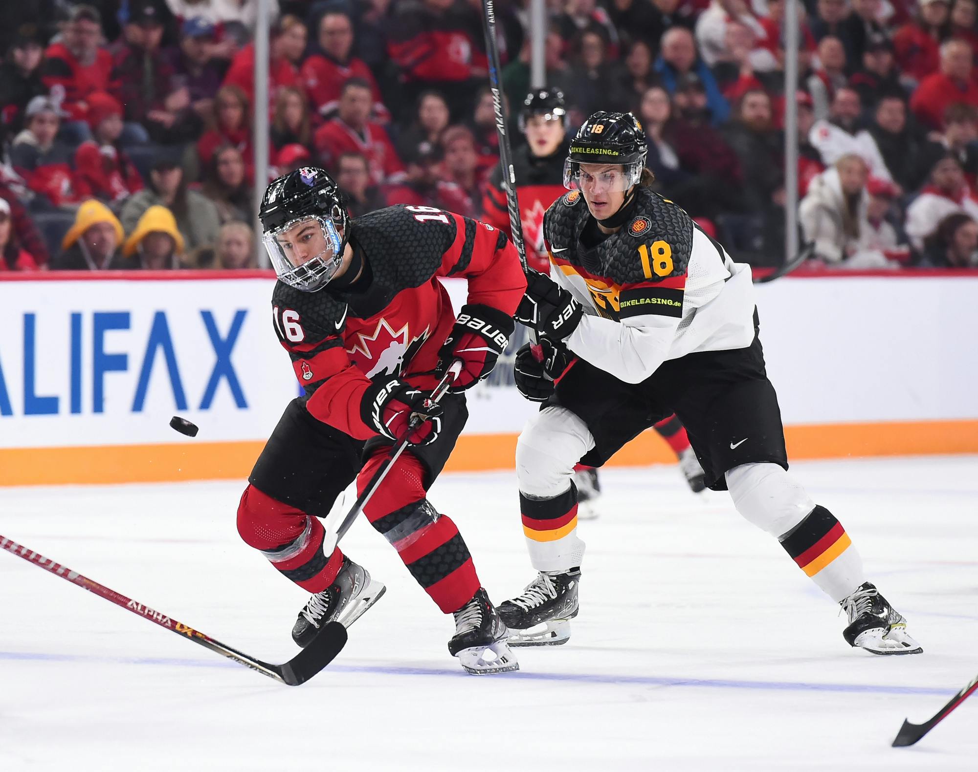 Hockey Night in Canada on X: WHAT A GAME, WHAT A FINISH 👏 Dylan Guenther  with with the golden goal for Canada at the 2023 #WorldJuniors 🇨🇦🥇   / X