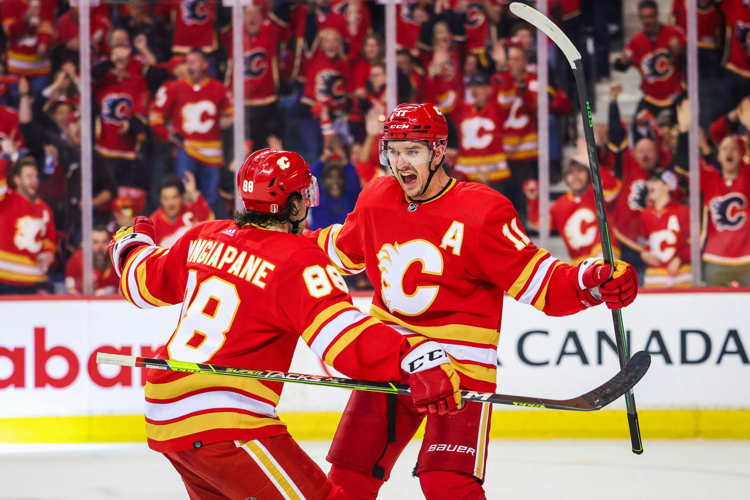 Mikael Backlund's extension with the Calgary Flames sets great tone for the  regular season - FlamesNation