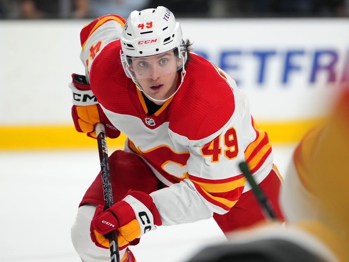 Calgary Flames prospect Jakob Pelletier used sparingly, but impresses in  debut - FlamesNation