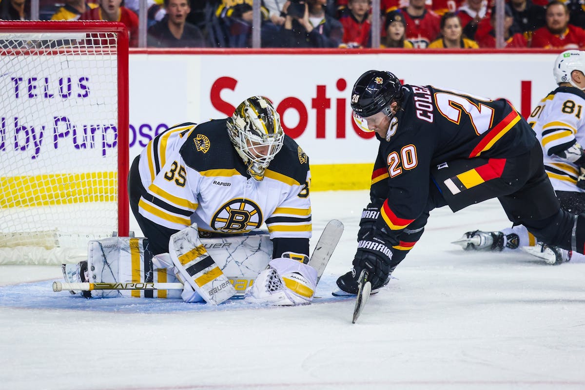 Boston Bruins beat Calgary Flames in Jarome Iginla's return to
